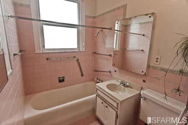 Vintage Pink Bathrooms Make A Comeback Estately Blog Vintage Pink Bathrooms Make A Comeback
